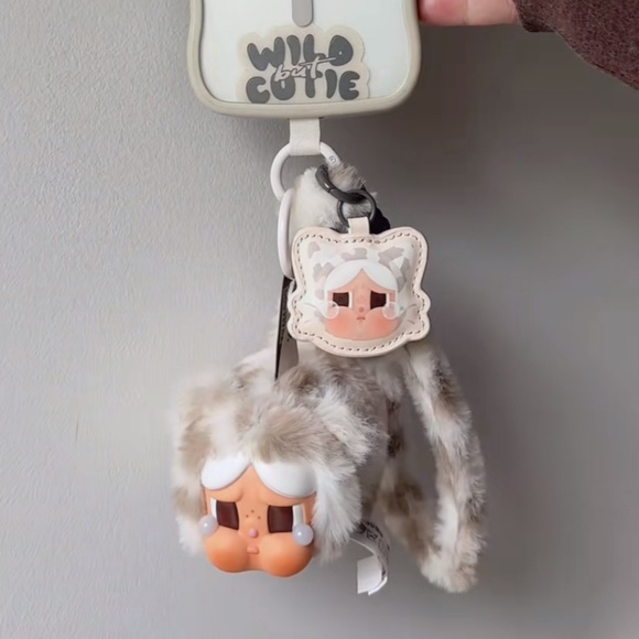 POP MART Wild But Cutie- Vanilla Cutie set 🤍 - Picture 1 of 4